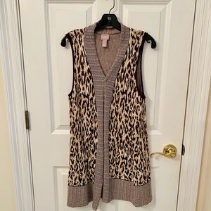 CHICOS Open long leopard print sweater sleeveless vest